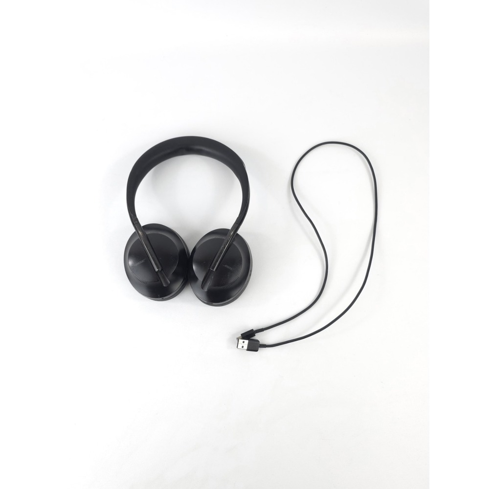 Bose 700 Noise Cancelling Headphones W/ Charger - Black PLS Read